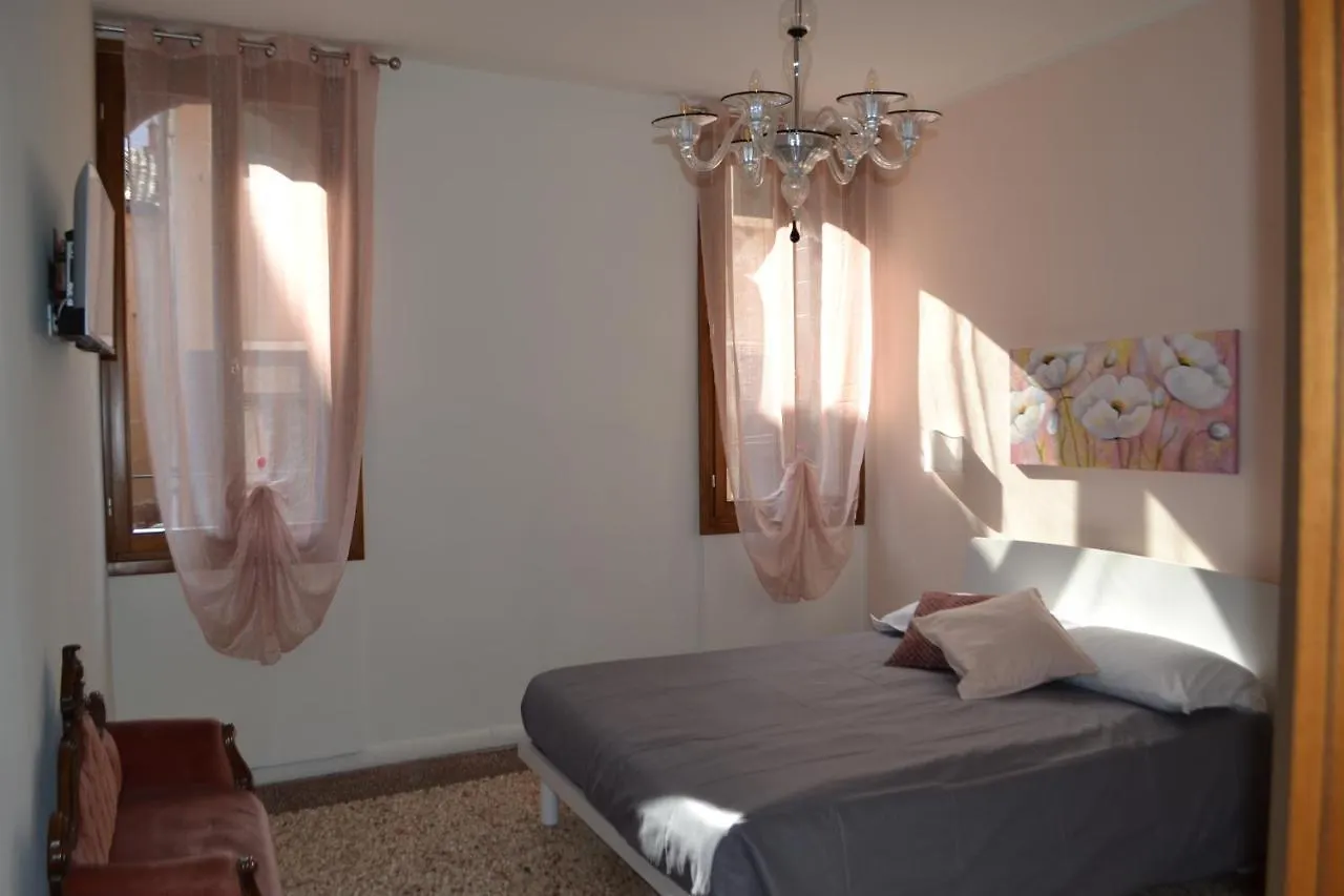 Ca\' Bacio Della Luna location